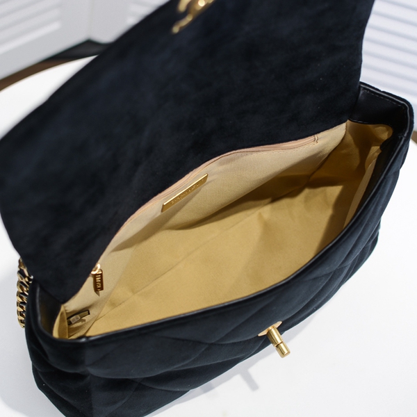 シャネルバッグ着用イメージ